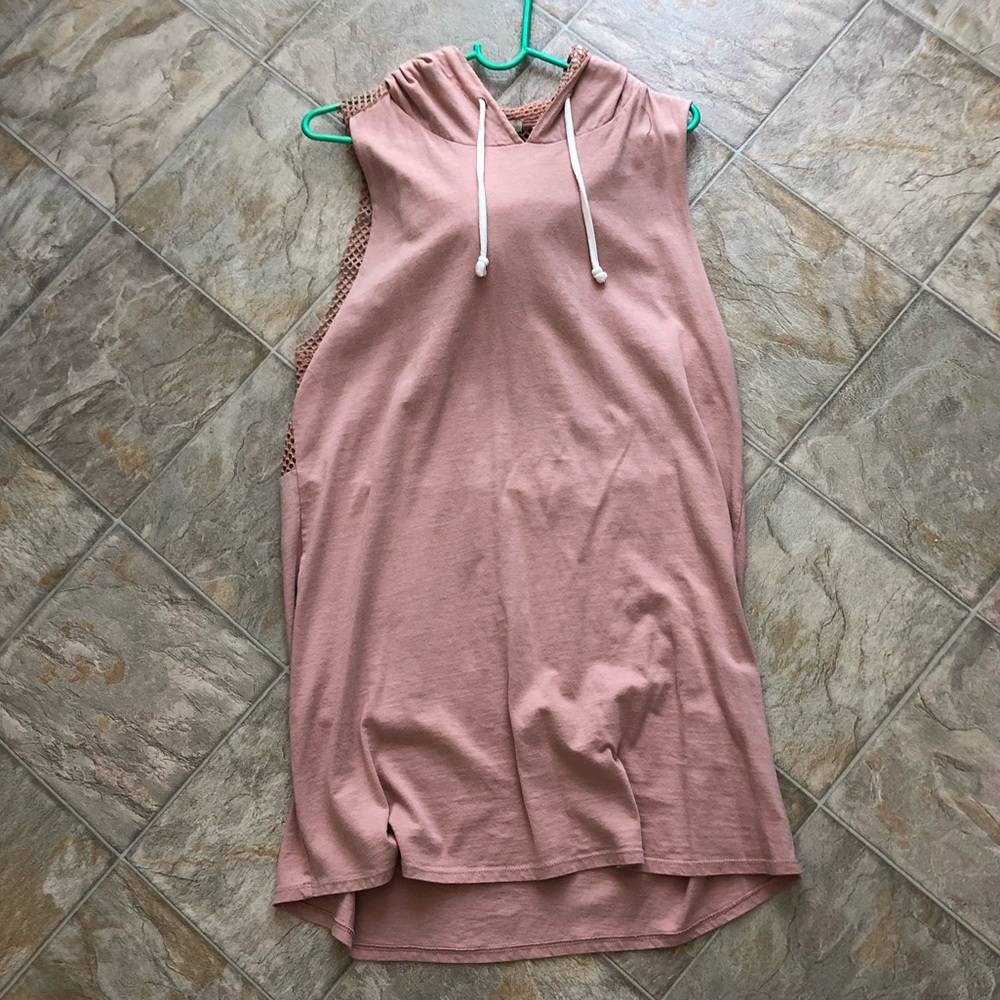 SLEEVELESS PINK MESH SWEATER DRESS